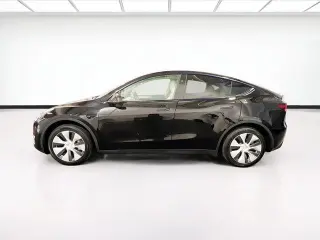 Tesla Model Y 2023 4dr Crossover