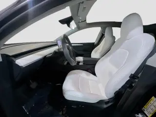 Tesla Model Y 2023 4dr Crossover