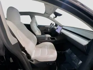 Tesla Model Y 2023 4dr Crossover