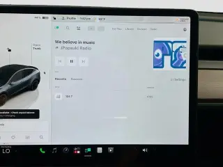 Tesla Model Y 2023 AWD Performance 4dr Crossover