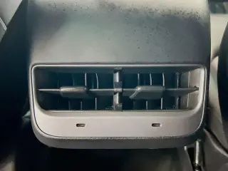 Tesla Model Y 2023 AWD Performance 4dr Crossover
