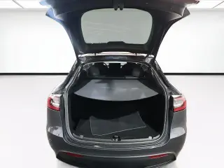 Tesla Model Y 2023 AWD Performance 4dr Crossover