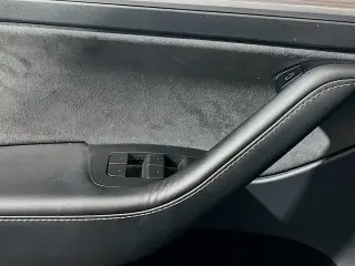 Tesla Model Y 2023 AWD Performance 4dr Crossover