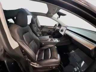 Tesla Model Y 2023 AWD Performance 4dr Crossover