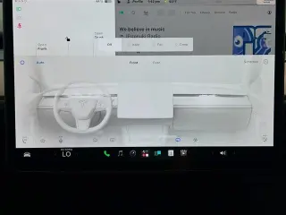 Tesla Model Y 2023 AWD Performance 4dr Crossover