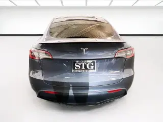 Tesla Model Y 2023 AWD Performance 4dr Crossover