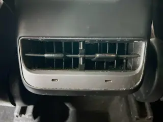Tesla Model Y 2023 AWD Performance 4dr Crossover