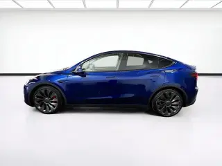Tesla Model Y 2023 AWD Performance 4dr Crossover