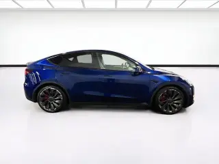Tesla Model Y 2023 AWD Performance 4dr Crossover