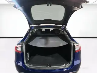 Tesla Model Y 2023 AWD Performance 4dr Crossover