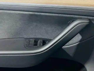 Tesla Model Y 2023 AWD Performance 4dr Crossover