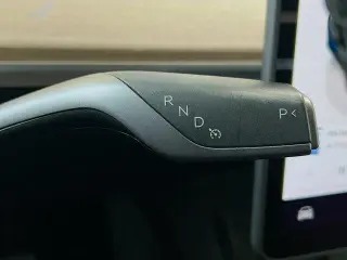 Tesla Model Y 2023 AWD Performance 4dr Crossover
