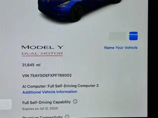Tesla Model Y 2023 AWD Performance 4dr Crossover