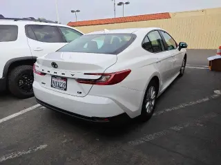 Toyota Camry 2025 SE 4dr Sedan