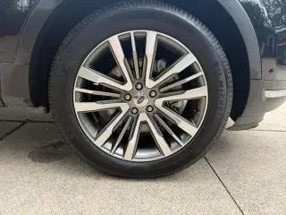 Ford Explorer 2019 AWD Platinum 4dr SUV