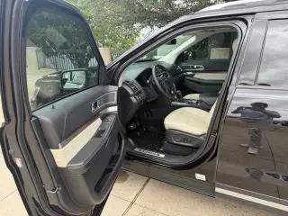 Ford Explorer 2019 AWD Platinum 4dr SUV