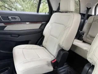 Ford Explorer 2019 AWD Platinum 4dr SUV