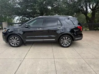 Ford Explorer 2019 AWD Platinum 4dr SUV