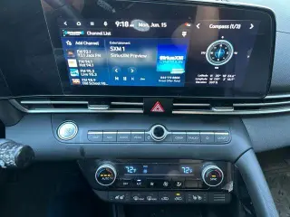 Hyundai ELANTRA Hybrid 2023 Limited 4dr Sedan