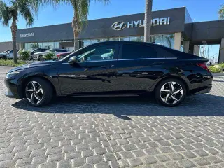 Hyundai ELANTRA Hybrid 2023 Limited 4dr Sedan