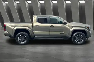 Toyota Tacoma 2025 4x4 TRD Sport 4dr Double Cab 5.0 ft SB 8A