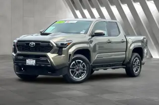 Toyota Tacoma 2025 4x4 TRD Sport 4dr Double Cab 5.0 ft SB 8A