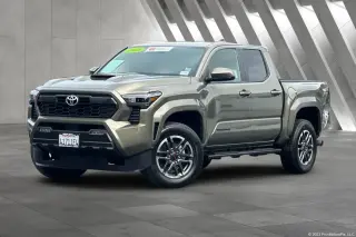 Toyota Tacoma 2025 4x4 TRD Sport 4dr Double Cab 5.0 ft SB 8A