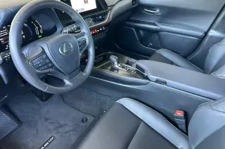 Lexus UX 300h 2025 4dr Crossover