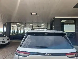 Jeep Grand Cherokee 2022 4x4 Overland 4dr SUV (midyear release)