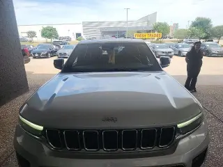 Jeep Grand Cherokee 2022 4x4 Overland 4dr SUV (midyear release)
