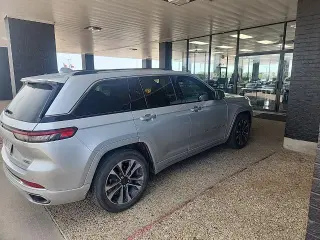 Jeep Grand Cherokee 2022 4x4 Overland 4dr SUV (midyear release)