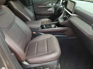 Ford Explorer 2025 AWD Platinum 4dr SUV
