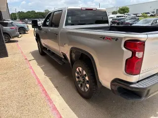 Chevrolet Silverado 2500HD 2023 4x4 Custom 4dr Crew Cab SB