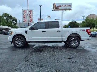 Ford F-150 2022 4x4 XL 4dr SuperCrew 5.5 ft. SB