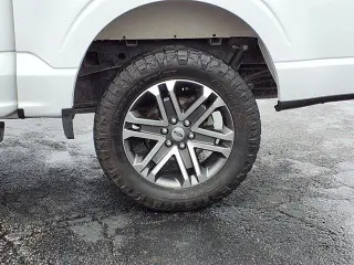 Ford F-150 2022 4x4 XL 4dr SuperCrew 5.5 ft. SB