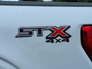 Ford F-150 2022 4x4 XL 4dr SuperCrew 5.5 ft. SB