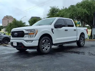 Ford F-150 2022 4x4 XL 4dr SuperCrew 5.5 ft. SB