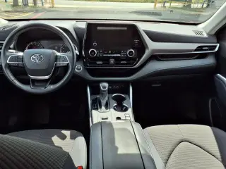 Toyota Highlander 2025 LE 4dr SUV