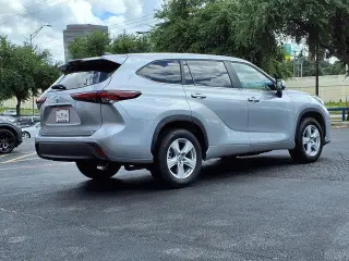 Toyota Highlander 2025 LE 4dr SUV
