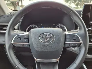 Toyota Highlander 2025 LE 4dr SUV