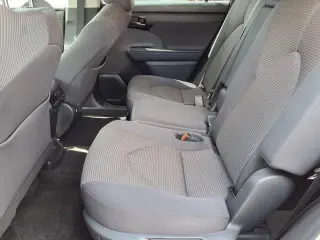 Toyota Highlander 2025 LE 4dr SUV