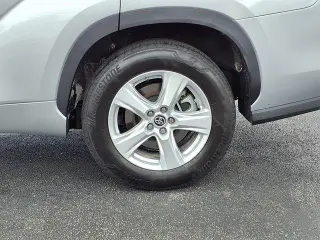 Toyota Highlander 2025 LE 4dr SUV
