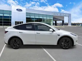 Tesla Model Y 2023 AWD 4dr Crossover