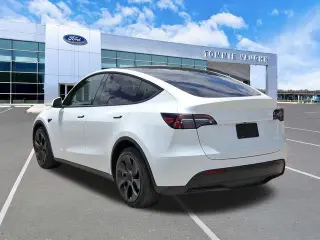 Tesla Model Y 2023 AWD 4dr Crossover