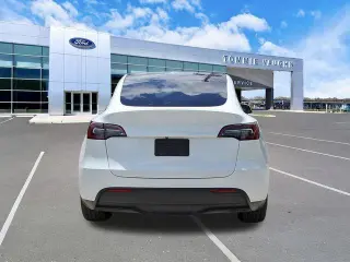 Tesla Model Y 2023 AWD 4dr Crossover