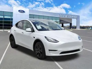 Tesla Model Y 2023 AWD 4dr Crossover