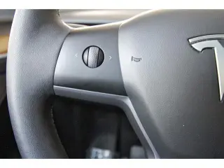 Tesla Model Y 2023 AWD 4dr Crossover