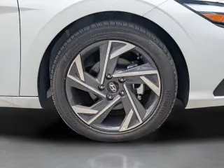 Hyundai ELANTRA 2025 SEL Sport 4dr Sedan