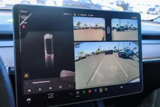 Tesla Model Y 2025 AWD Long Range 4dr Crossover