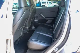 Tesla Model Y 2025 AWD Long Range 4dr Crossover
